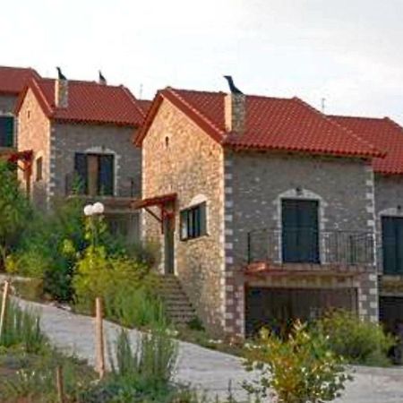 All Seasons Πέτρινες Παραδοσιακές Κατοικίες 칼라브리타 외부 사진