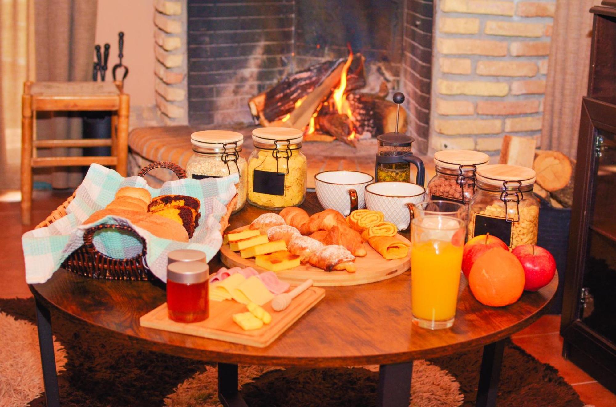 All Seasons Πέτρινες Παραδοσιακές Κατοικίες 칼라브리타 외부 사진